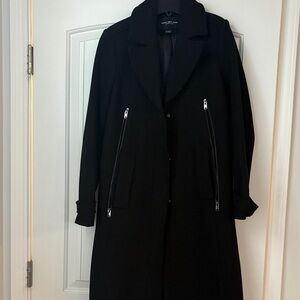 Elegant Black Trench Coat with Zipper Accents